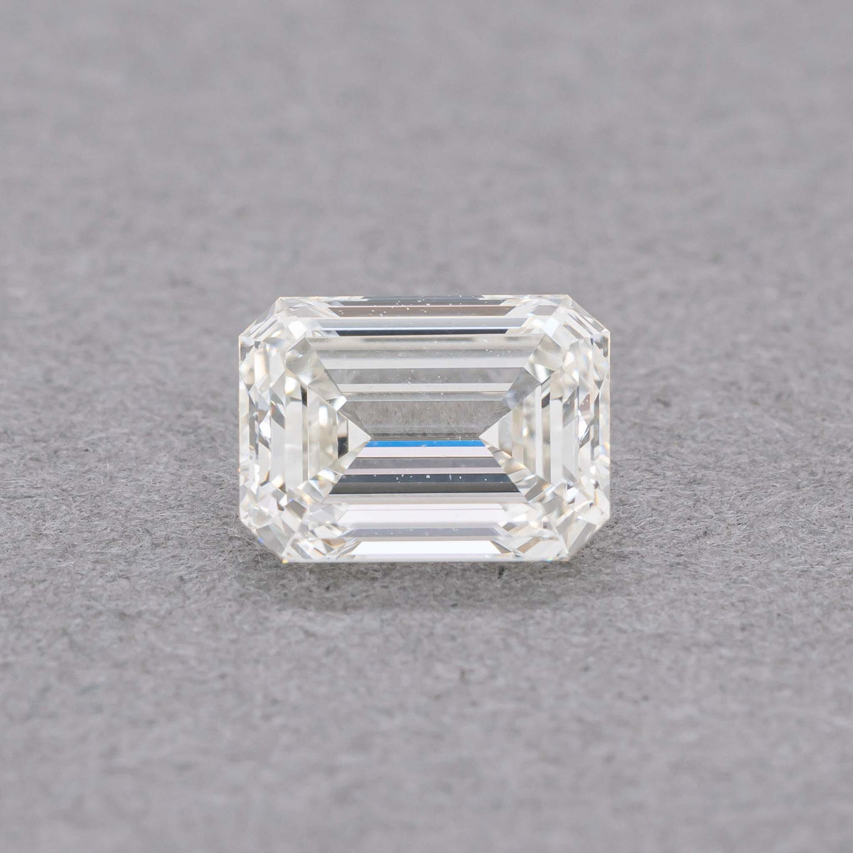 0.9 Carat Emerald Diamond