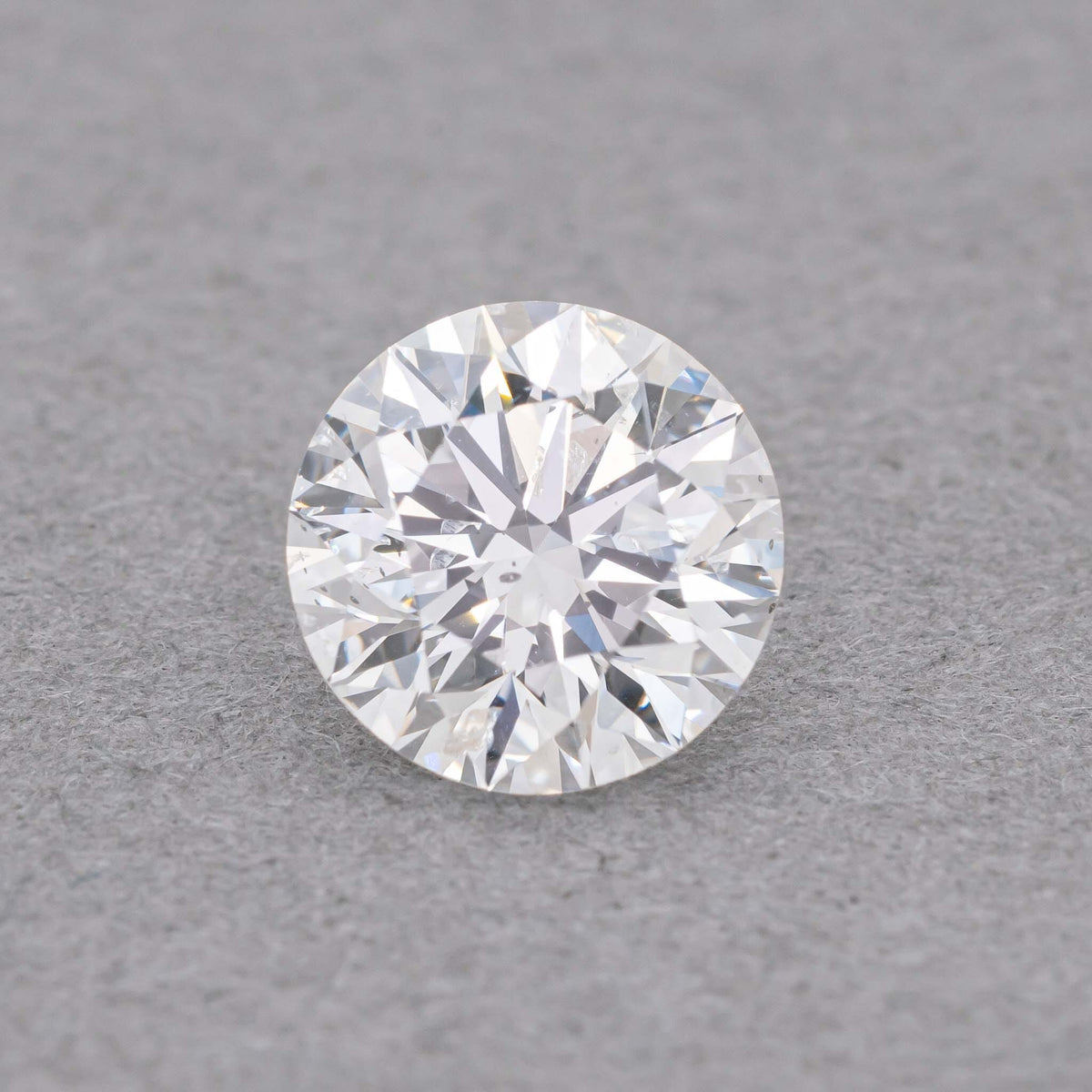 0.9 Carat Round Diamond