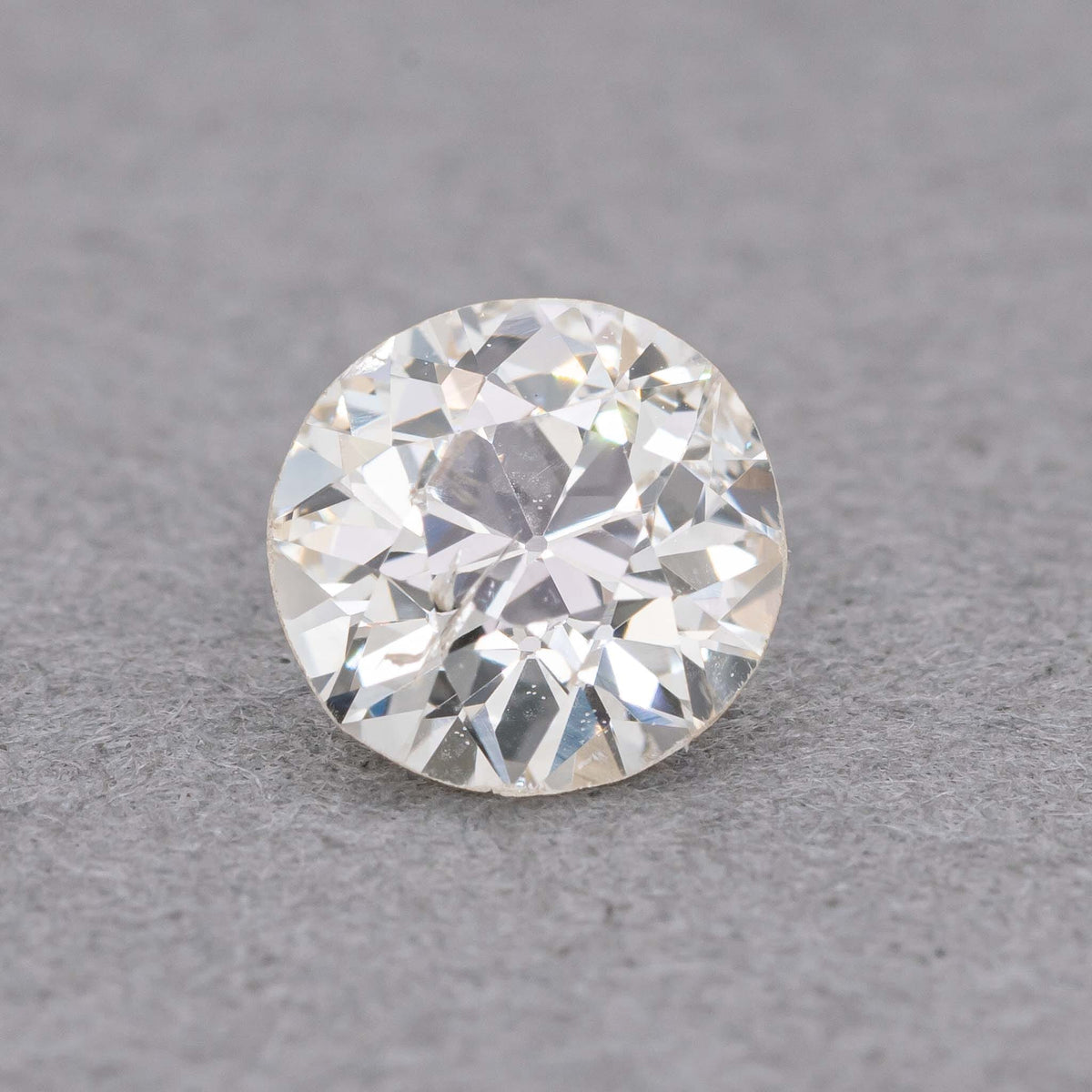 0.46 Carat Round Diamond