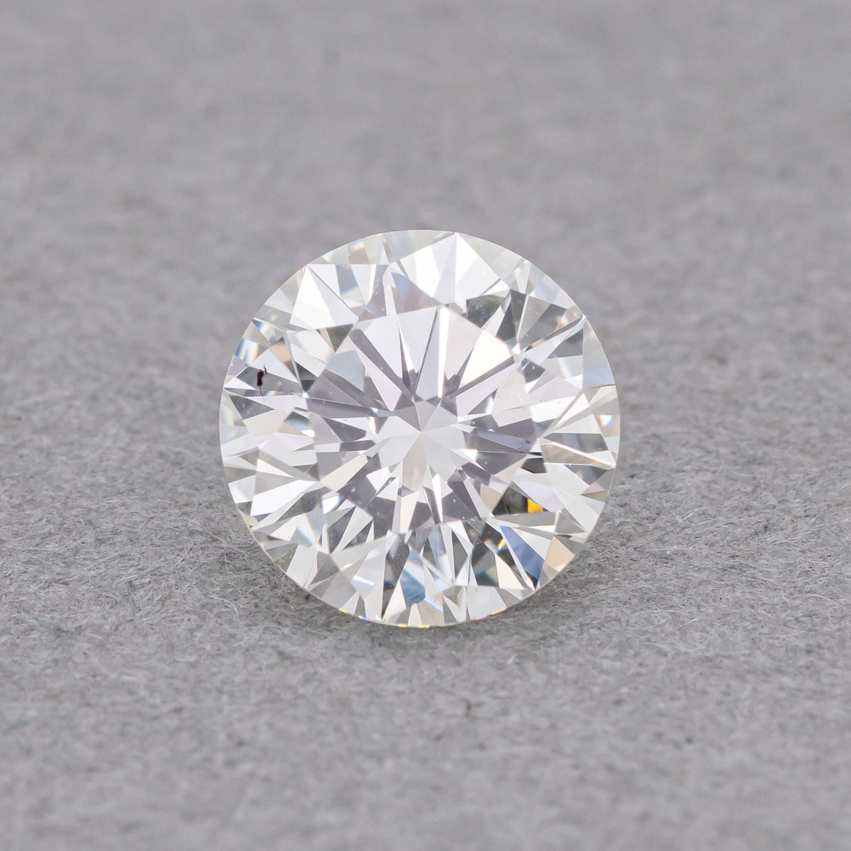 0.7 Carat Round Diamond