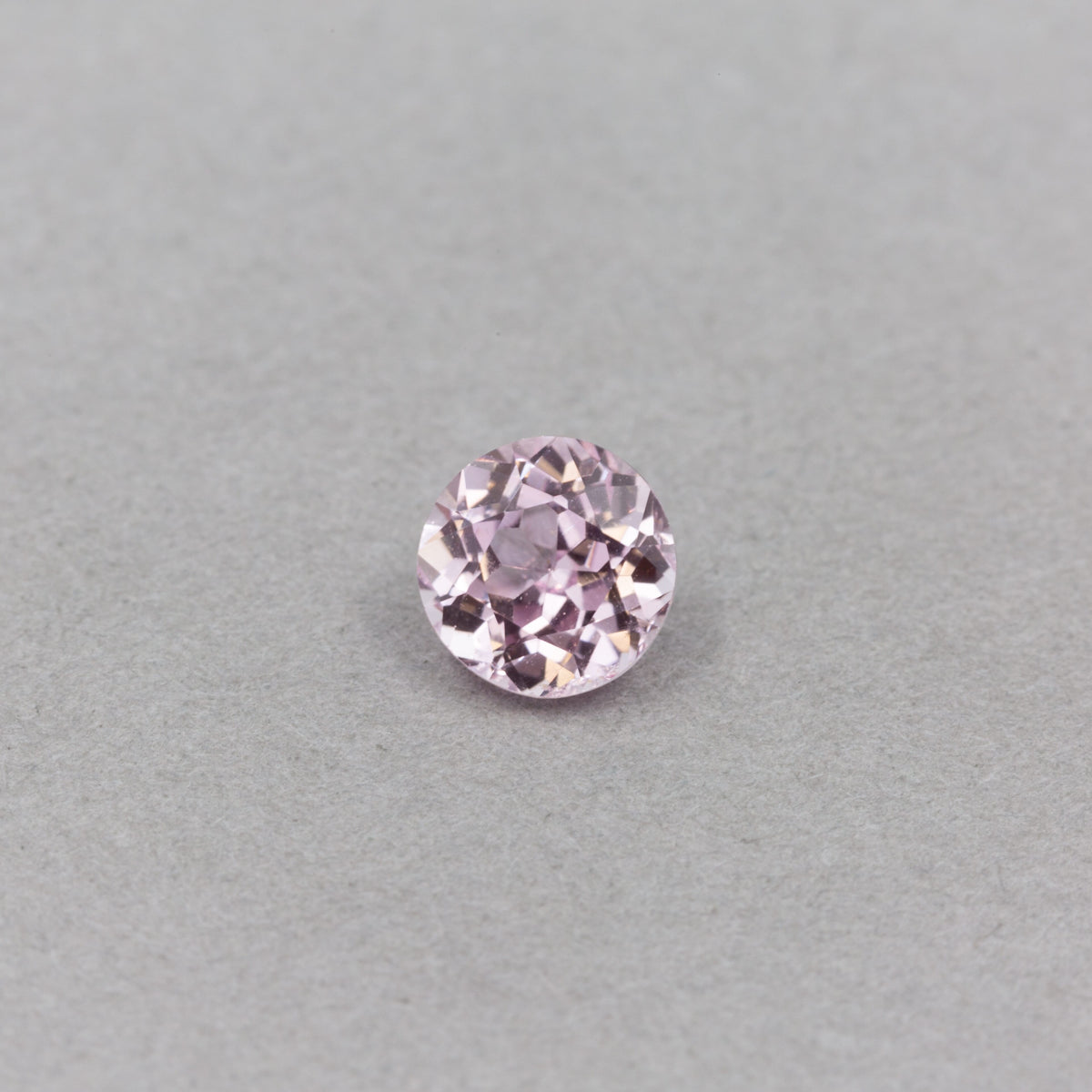 1.21 Carat Sapphire - Peach - Round