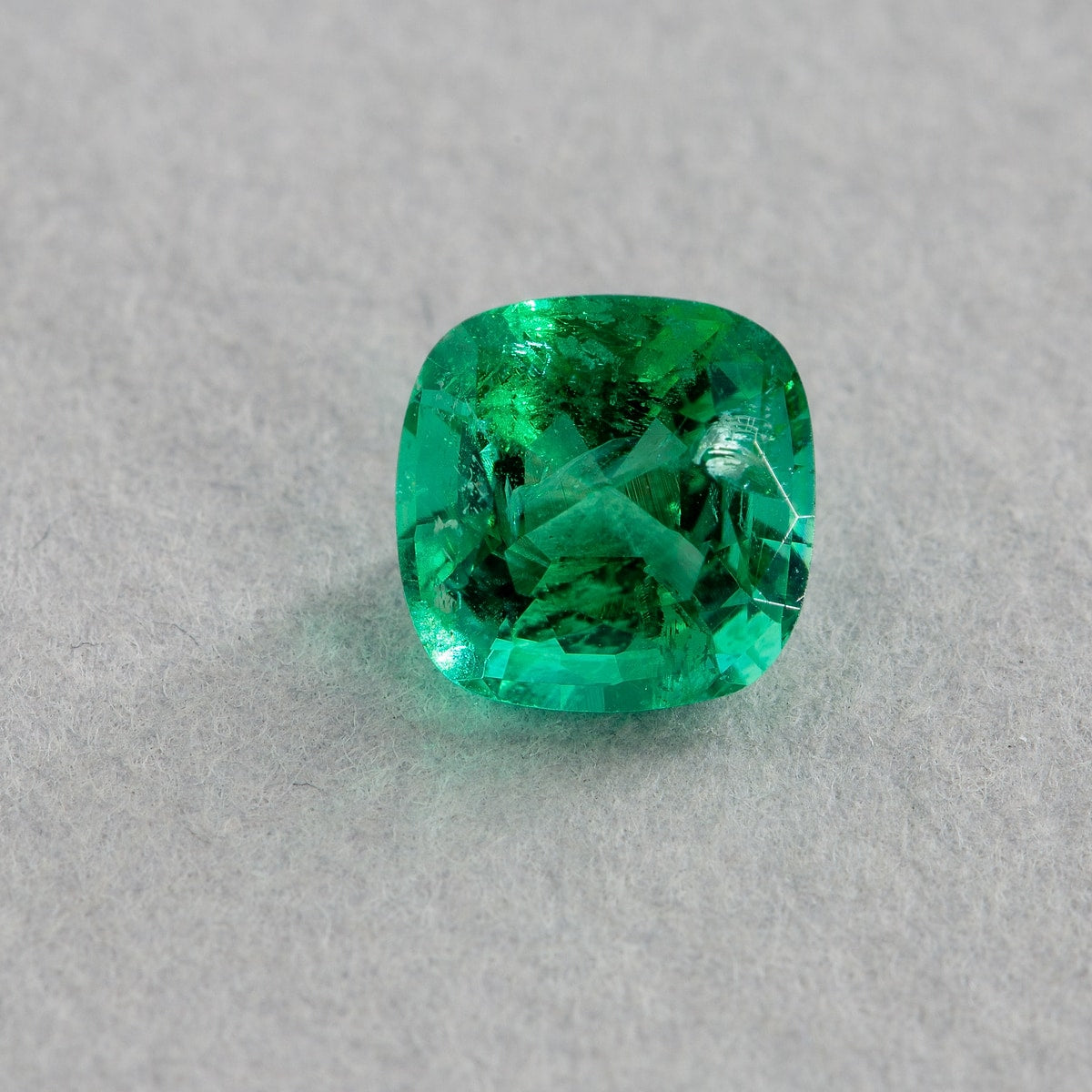 0.86 Carat Emerald - Green - Cushion