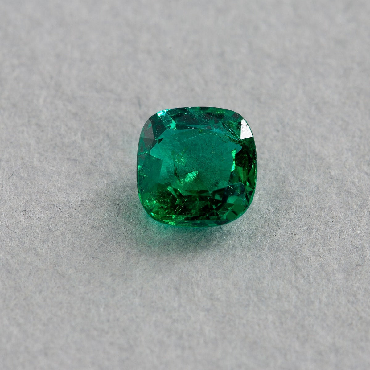 0.6 Carat Emerald - Green - Cushion Brilliant