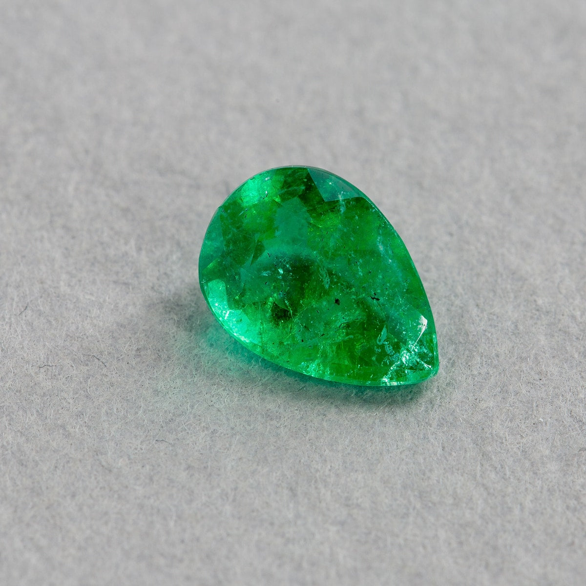 0.7 Carat Emerald - Green - Pear