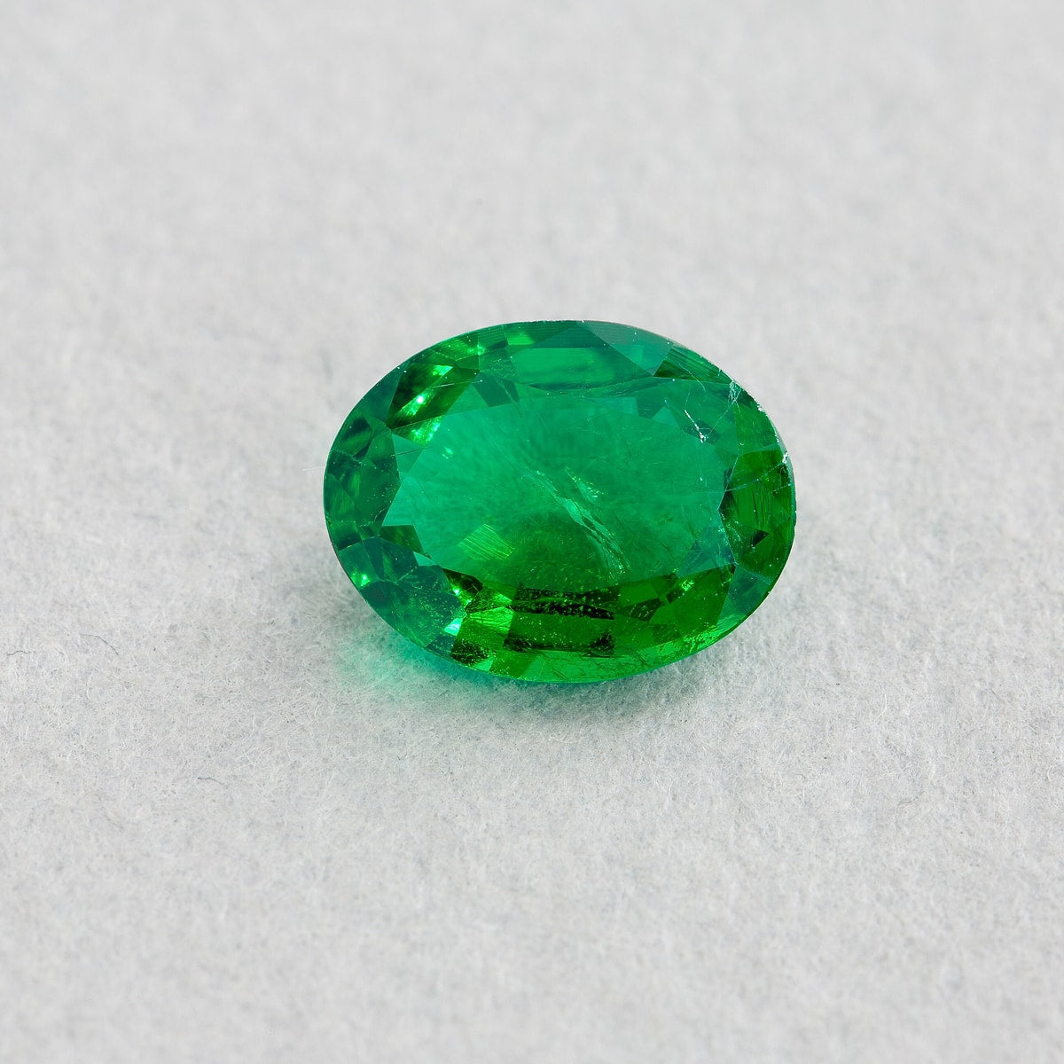 0.84 Carat Emerald - Green - Oval
