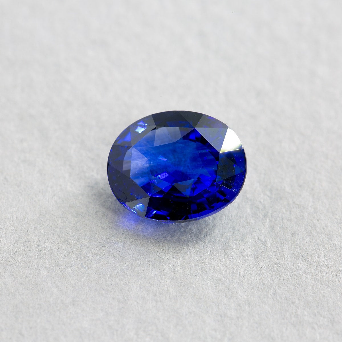 3.61 Carat Sapphire - Blue - Oval