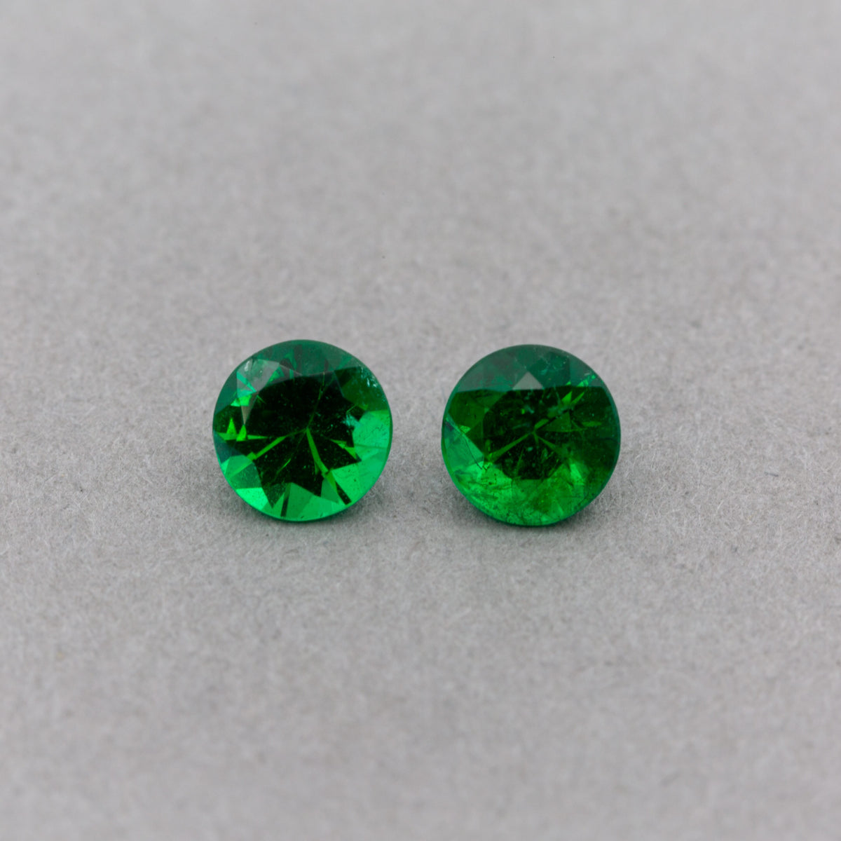 0.34 Carat Emerald - Round