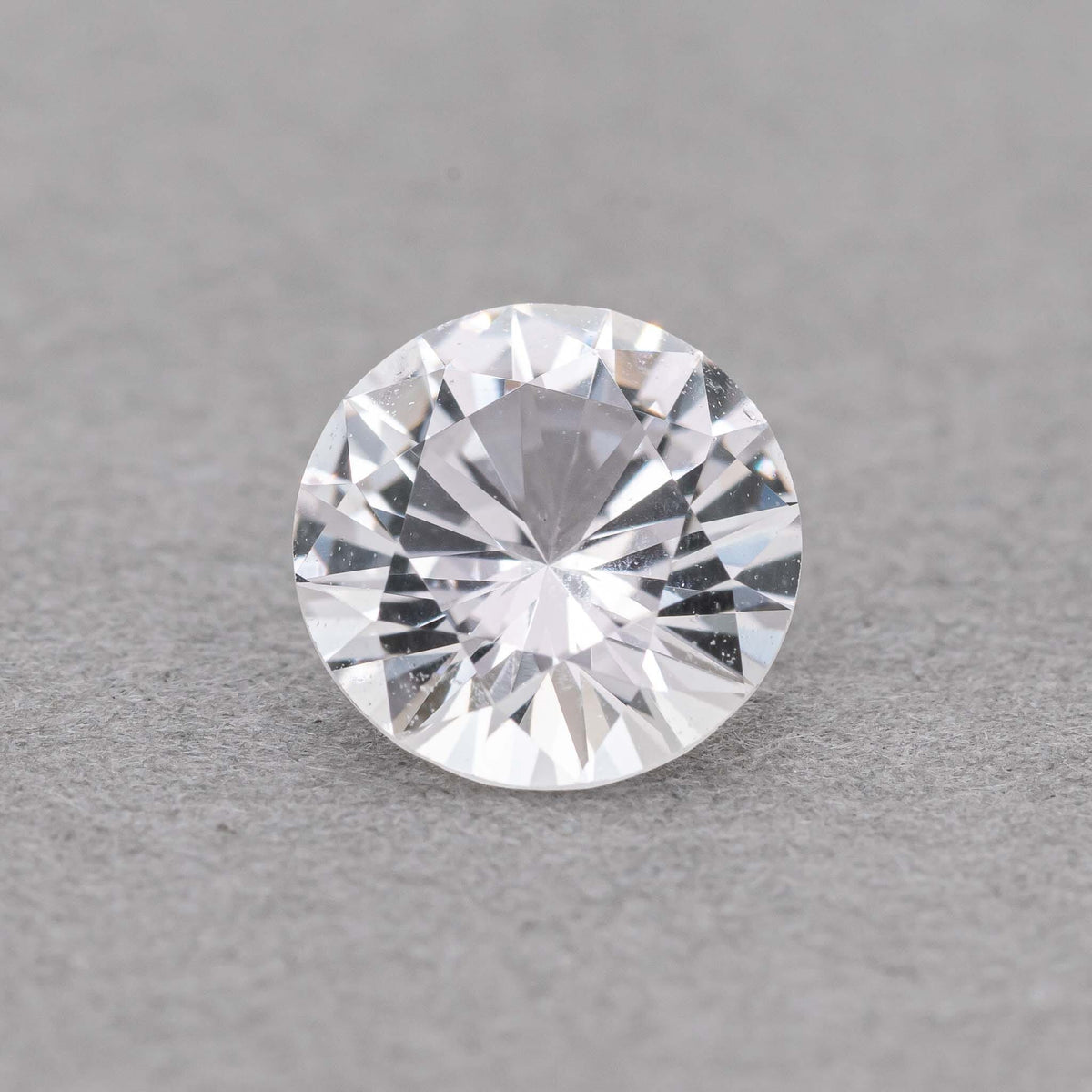 1.18 Carat Sapphire - White - Round